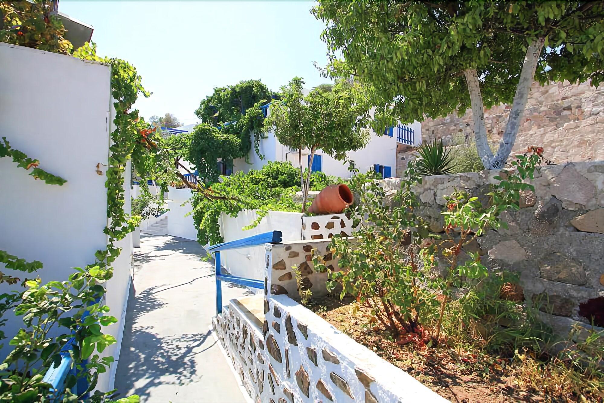Agnanti Hotel Adamantas  Екстериор снимка